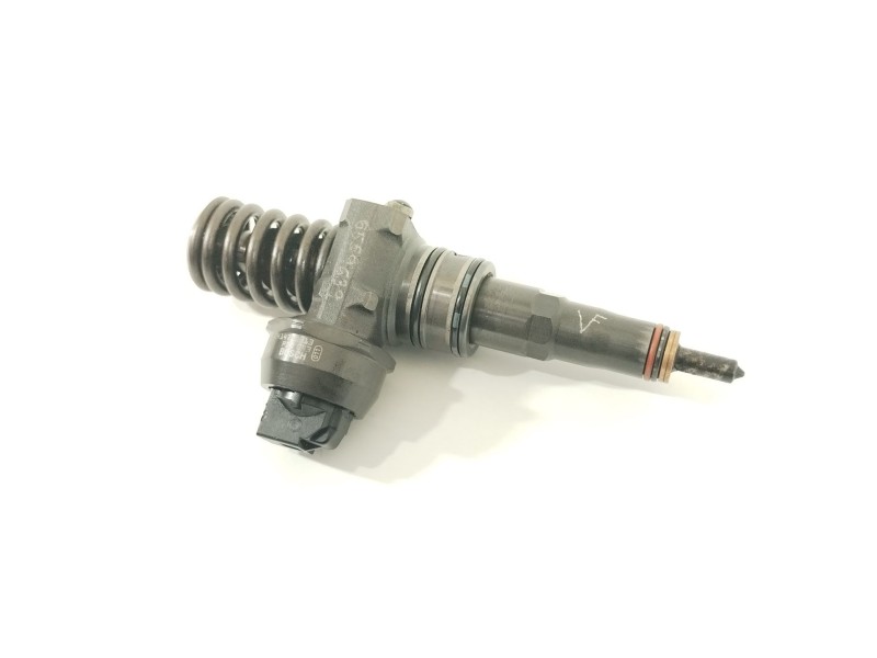 Recambio de inyector para volkswagen polo iv (9n_, 9a_) 1.4 tdi referencia OEM IAM 038130073BN  0414720313
