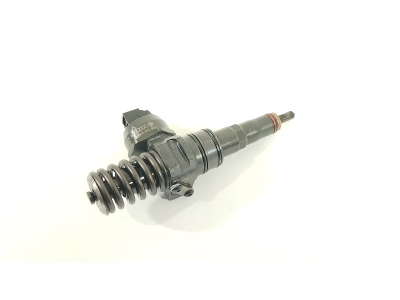 Recambio de inyector para volkswagen polo iv (9n_, 9a_) 1.4 tdi referencia OEM IAM 038130073BN  0414720313