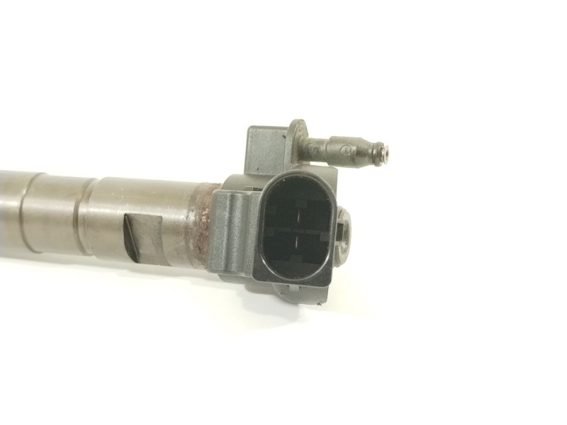 Recambio de inyector para audi a3 (8p) 2.0 tdi limited edition (103kw) referencia OEM IAM 03L130277  