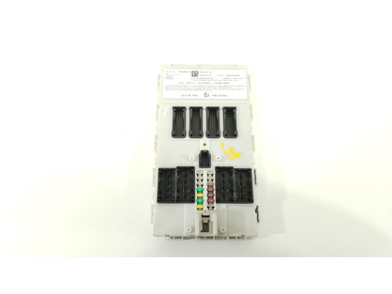 Recambio de caja reles / fusibles para bmw serie 3 touring (f31) 320d referencia OEM IAM 6843898  61356843898