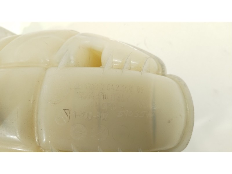 Recambio de deposito expansion para bmw serie 3 touring (f31) 320d referencia OEM IAM 17137642160  17137642160