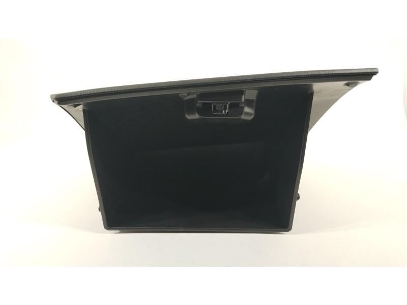 Recambio de guantera para mazda cx-3 luxury referencia OEM IAM DB2H64161  