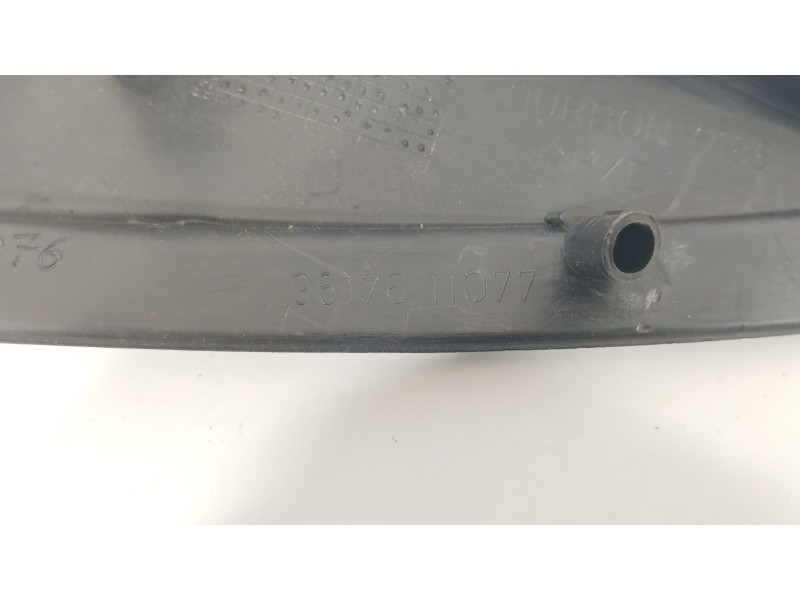 Recambio de moldura para citroën saxo 1.6 vts referencia OEM IAM 9617611177  9617611077