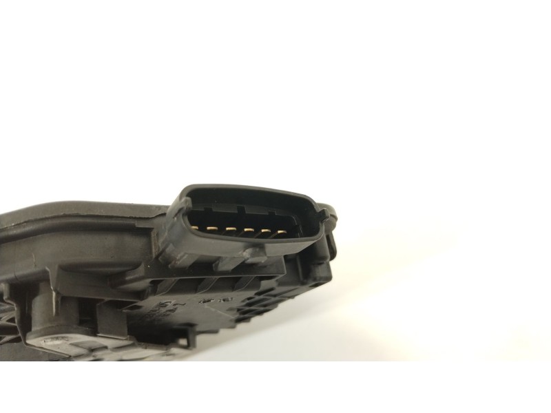 Recambio de cerradura puerta trasera izquierda para jaguar xe portfolio referencia OEM IAM GX7324995AD  T2H17440