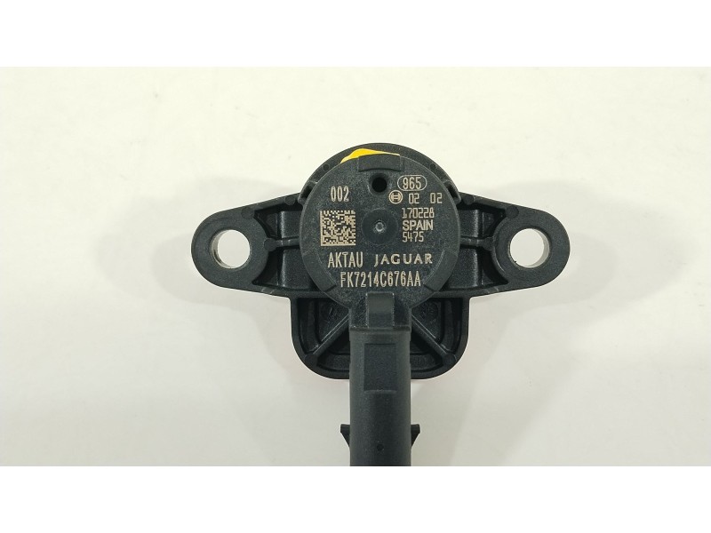 Recambio de sensor para jaguar xe portfolio referencia OEM IAM FK7214C676AA  T2H2803