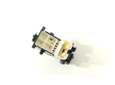 Recambio de mando elevalunas trasero izquierdo para toyota rav 4 iii (_a3_) 2.2 d (ala35_) referencia OEM IAM 8481052030  8292T2 2