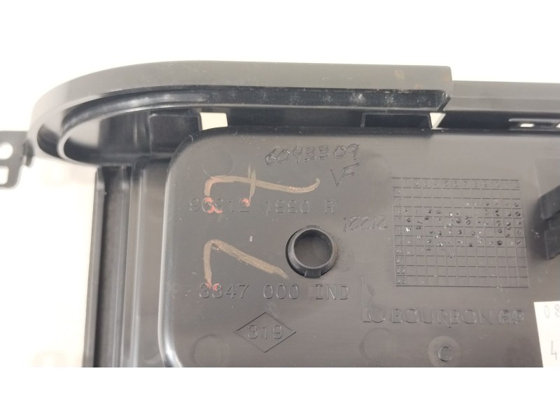 Recambio de moldura para renault megane iv berlina 5p bose-edition referencia OEM IAM 969121990R  