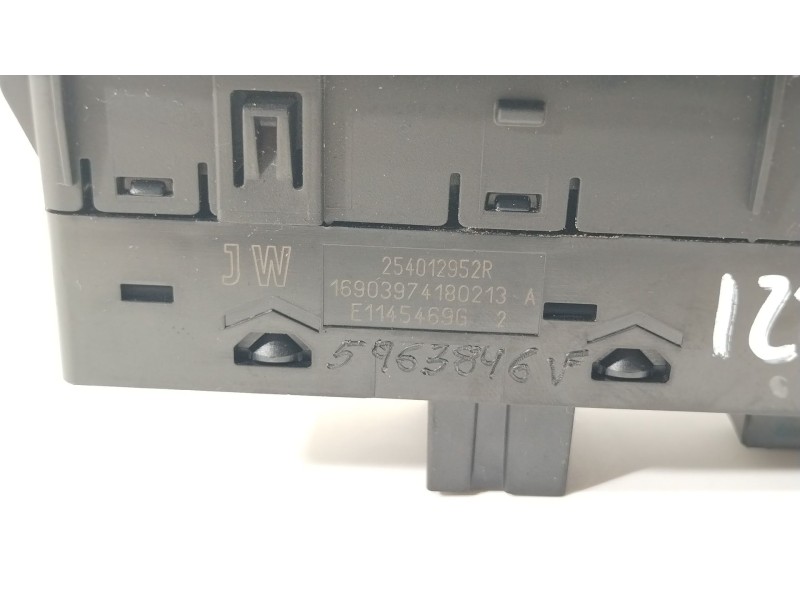 Recambio de mando elevalunas delantero izquierdo para renault megane iv berlina 5p bose-edition referencia OEM IAM 254012952R  