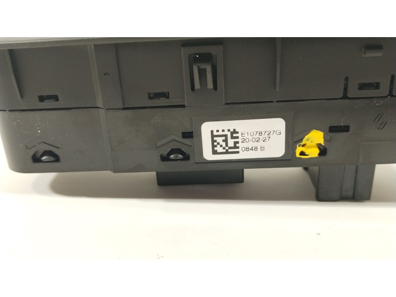 Recambio de mando elevalunas delantero izquierdo para renault megane iv berlina 5p bose-edition referencia OEM IAM 254012952R  