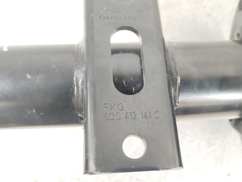 Recambio de amortiguador delantero derecho para seat arona (kj7, kjp) 1.6 mpi referencia OEM IAM 2Q0413031DP  