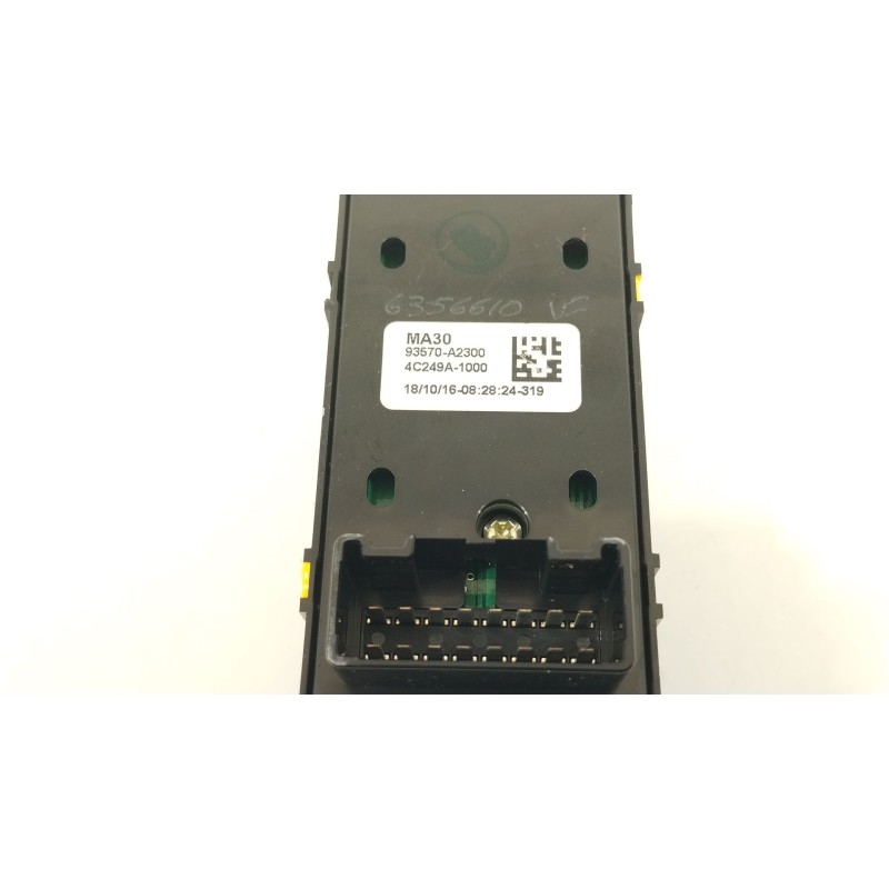 Recambio de mando elevalunas delantero izquierdo para kia cee´d (jd) 1.6 crdi 136 referencia OEM IAM 93570A2300  