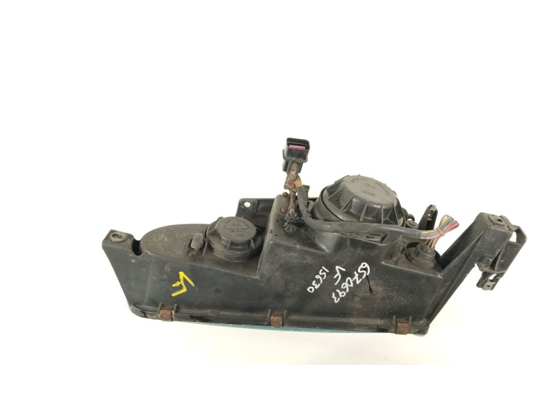 Recambio de faro derecho para hyundai s coupe (slc) 1.5 i referencia OEM IAM 9210623241  