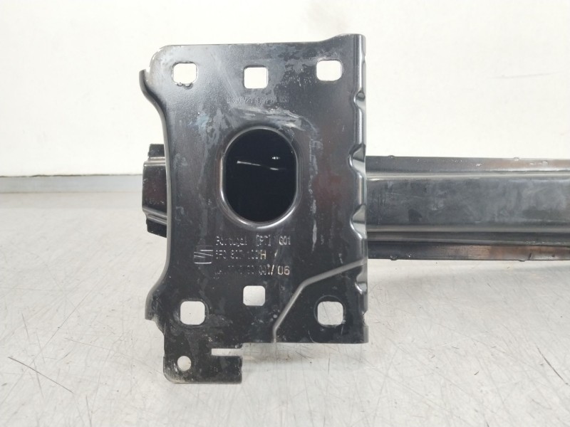 Recambio de refuerzo paragolpes delantero para seat arona (kj7, kjp) 1.6 mpi referencia OEM IAM 6F0807095A  
