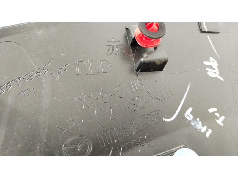 Recambio de aletin trasero izquierdo para mazda cx-30 zenith referencia OEM IAM DGH951W6  