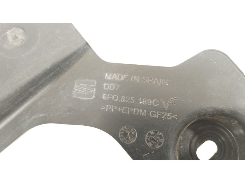 Recambio de moldura para seat arona (kj7, kjp) 1.6 mpi referencia OEM IAM 6F0825189C  