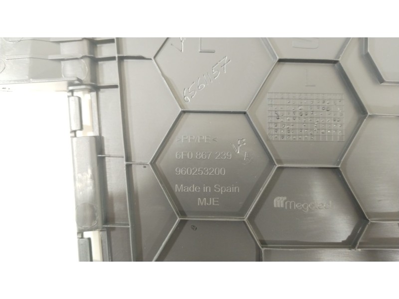 Recambio de moldura para seat arona (kj7, kjp) 1.6 mpi referencia OEM IAM 6F0867239A  