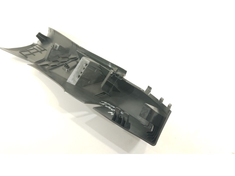 Recambio de moldura para seat arona (kj7, kjp) 1.6 mpi referencia OEM IAM 6F0867765C  