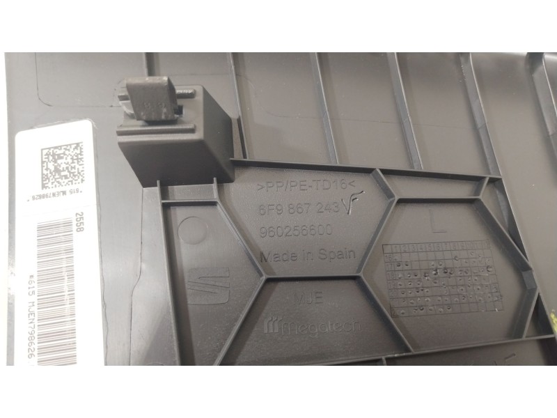 Recambio de moldura para seat arona (kj7, kjp) 1.6 mpi referencia OEM IAM 6F9867243  