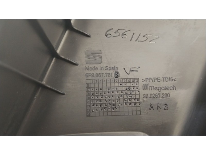 Recambio de moldura para seat arona (kj7, kjp) 1.6 mpi referencia OEM IAM 6F9867761B  