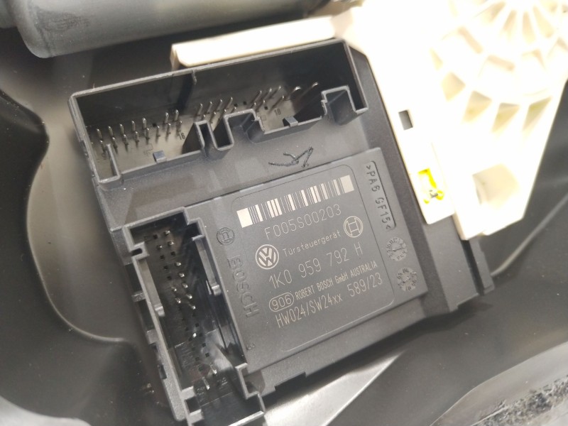 Recambio de elevalunas delantero derecho para seat leon (1p1) 2.0 tdi 16v referencia OEM IAM 1P0837402A  1K0959792H