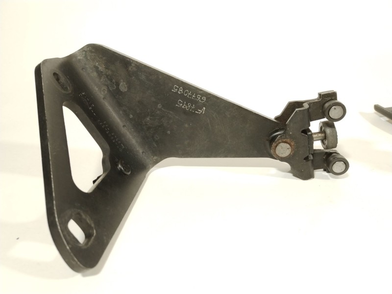 Recambio de bisagra puerta para renault trafic furgón l1h1 2,9t referencia OEM IAM 93451715 93451798 D312370J