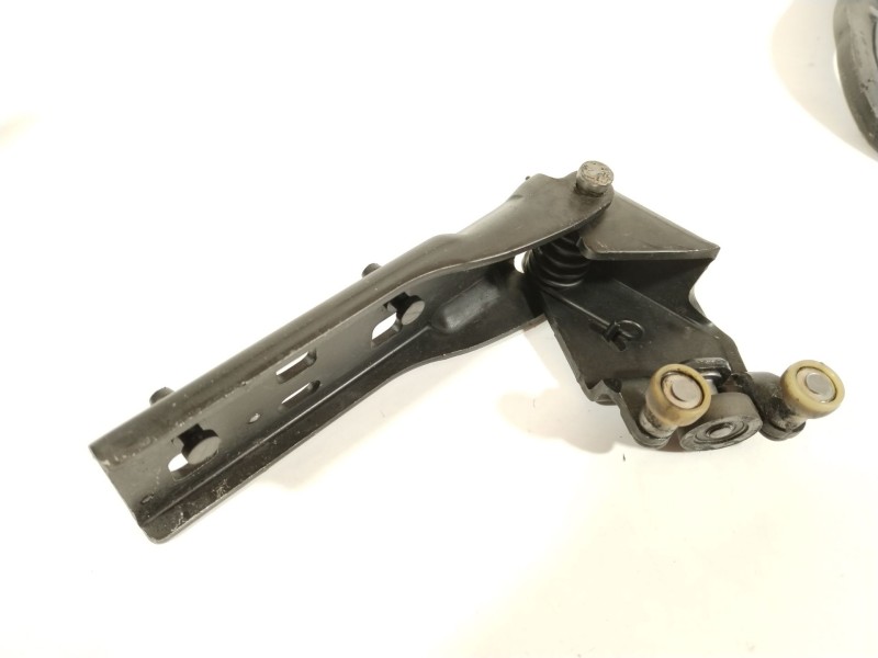 Recambio de bisagra puerta para renault trafic furgón l1h1 2,9t referencia OEM IAM 93451715 93451798 D312370J