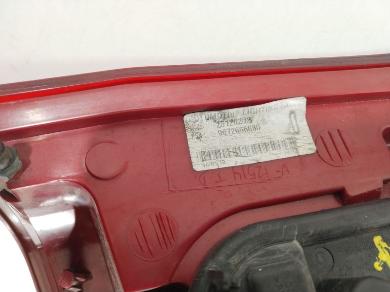 Recambio de piloto trasero derecho para peugeot 5008 sport pack referencia OEM IAM 9672666680  26120202