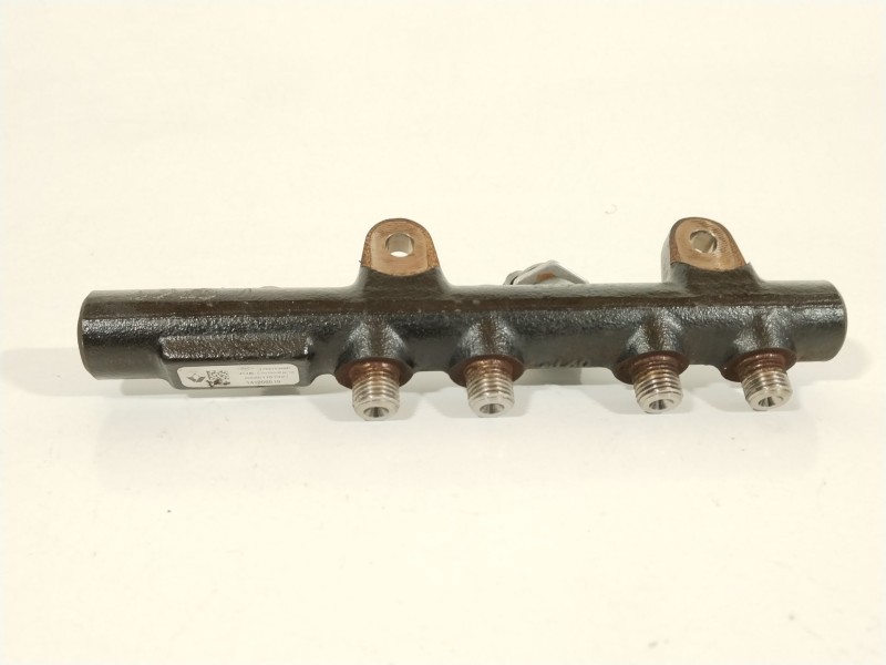 Recambio de rampa inyectora para nissan nv 200 (m20) nv200 combi comfort referencia OEM IAM 175215346R  141200019