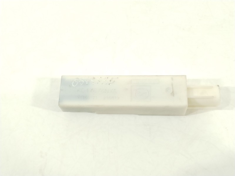 Recambio de antena para mazda cx-30 zenith referencia OEM IAM KD47676NXA  