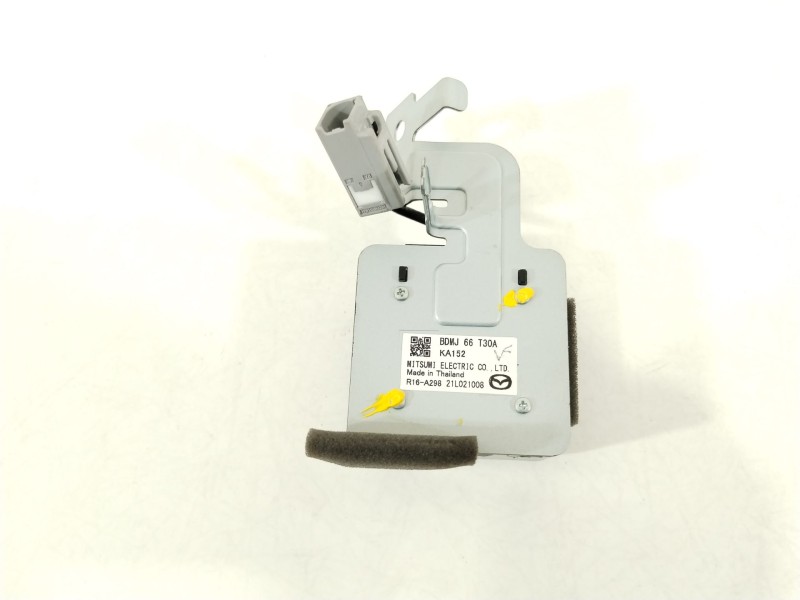 Recambio de antena para mazda cx-30 zenith referencia OEM IAM BDMJ66T30A  