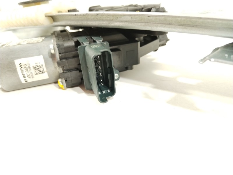 Recambio de elevalunas trasero derecho para renault megane iv berlina 5p bose-edition referencia OEM IAM 827209091R  