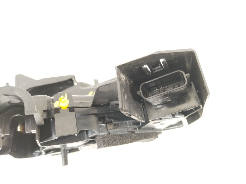 Recambio de cerradura puerta trasera derecha para renault megane iv berlina 5p bose-edition referencia OEM IAM 825021410R  