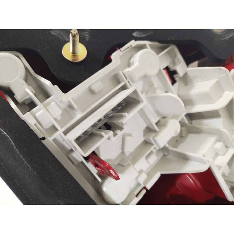 Recambio de piloto trasero izquierdo para ford mondeo iii (b5y) 2.0 tdci referencia OEM IAM 6S7113405A  3S7113N099A