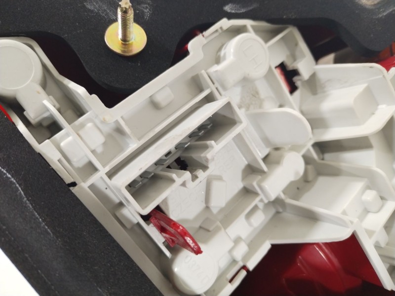 Recambio de piloto trasero izquierdo para ford mondeo iii (b5y) 2.0 tdci referencia OEM IAM 6S7113405A  3S7113N099A