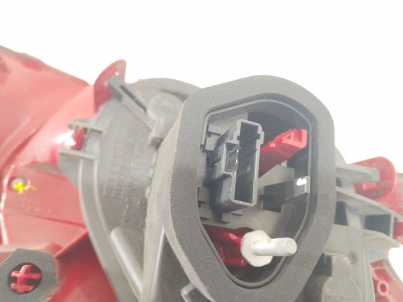 Recambio de piloto trasero derecho para peugeot 208 i (ca_, cc_) 1.2 vti 82 referencia OEM IAM 9672628380  