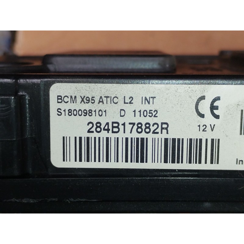 Recambio de caja reles / fusibles para renault scénic iii (jz0/1_) 1.5 dci referencia OEM IAM 284B17882R  S180098101