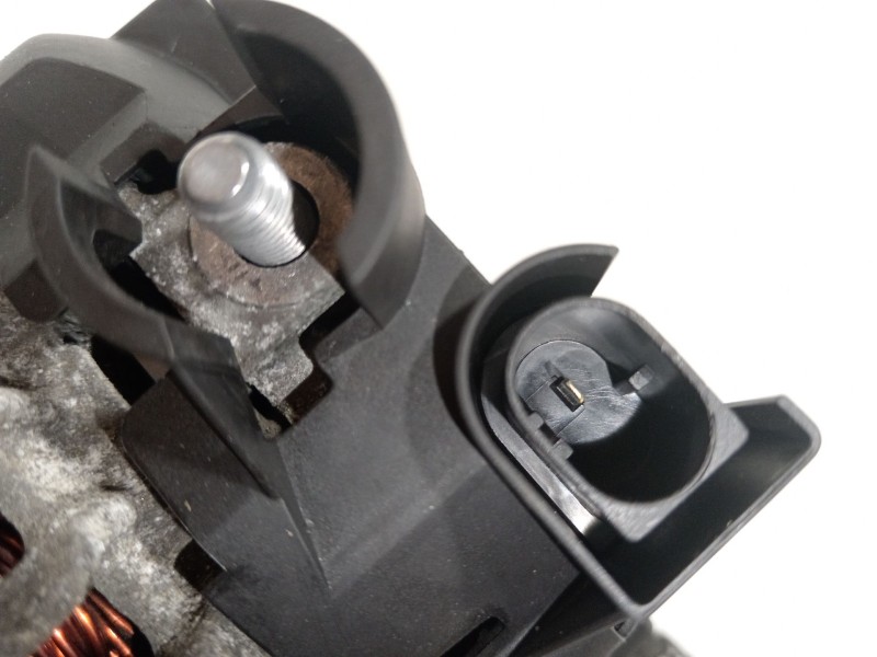 Recambio de alternador para ford fiesta vi (cb1, ccn) 1.4 tdci referencia OEM IAM 8V2110300AB 2543427A TG12C038