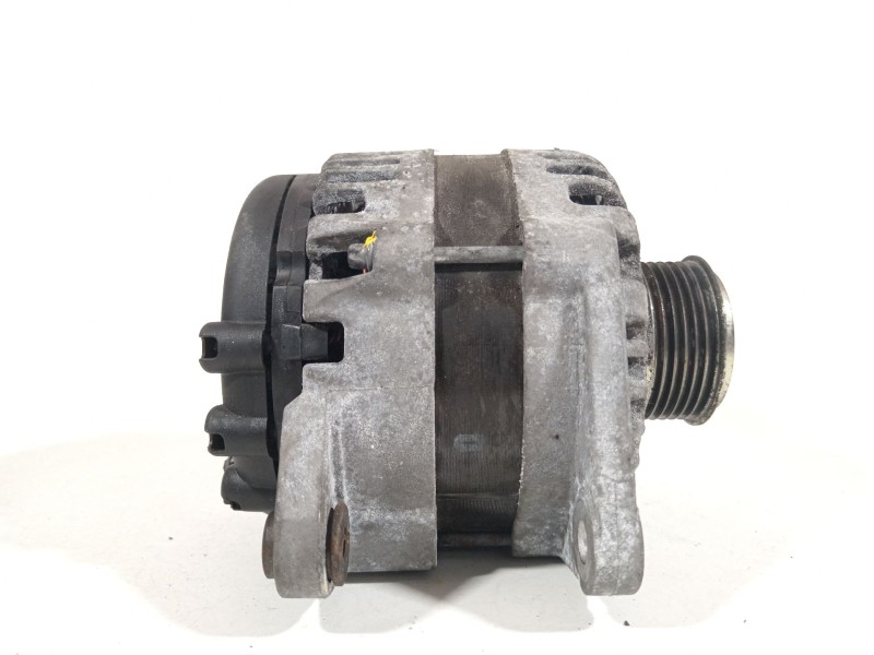 Recambio de alternador para opel astra j sports tourer selective referencia OEM IAM 13579675  