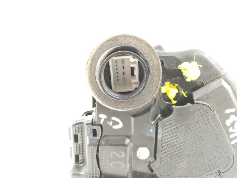 Recambio de cerradura puerta trasera derecha para toyota rav 4 (a3) executive referencia OEM IAM 2C6120510  6905042021