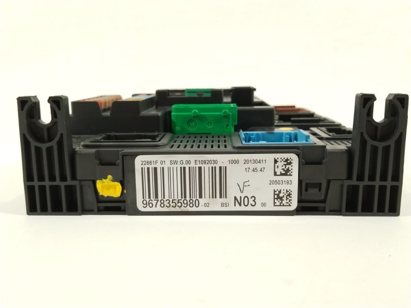 Recambio de caja reles / fusibles para peugeot 208 style referencia OEM IAM 9678355980  