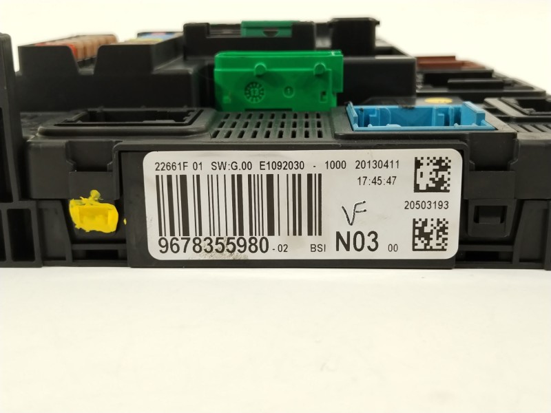 Recambio de caja reles / fusibles para peugeot 208 style referencia OEM IAM 9678355980  