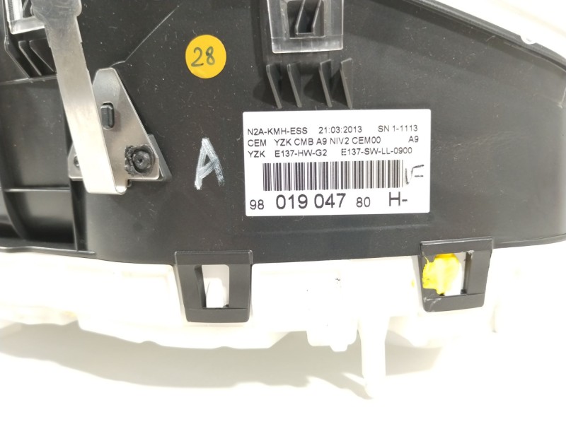 Recambio de cuadro instrumentos para peugeot 208 style referencia OEM IAM 9801904780  