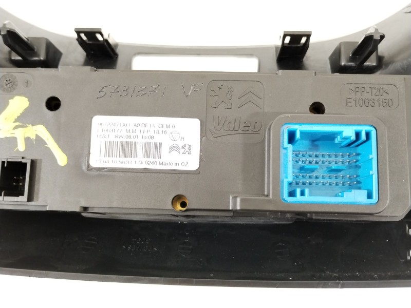 Recambio de mando climatizador para peugeot 208 style referencia OEM IAM 96722471XU  