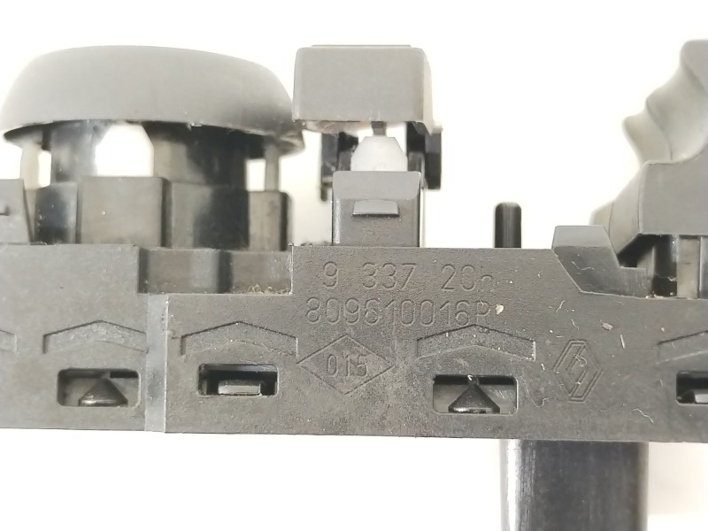 Recambio de mando elevalunas delantero izquierdo para renault scenic iii dynamique referencia OEM IAM 809610016R  