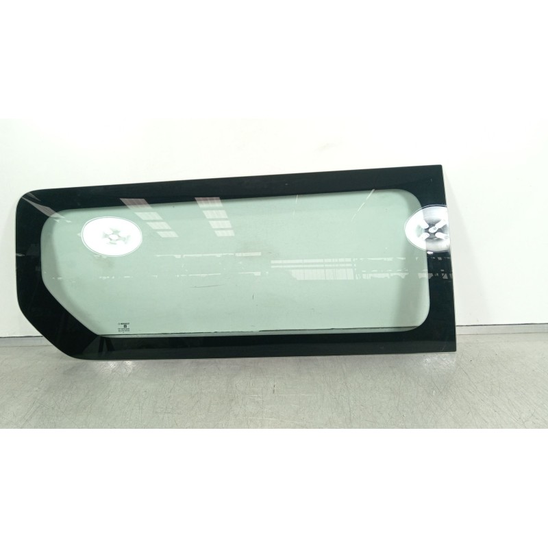 Recambio de luna trasera derecha para opel vivaro b kasten/combi combi l1 2.7t referencia OEM IAM 93867844  