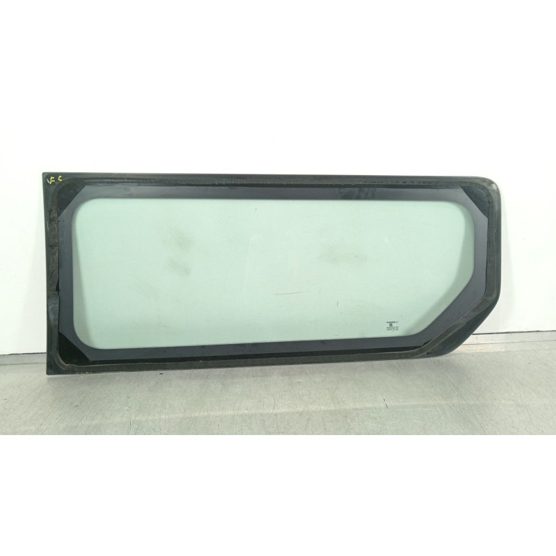 Recambio de luna trasera derecha para opel vivaro b kasten/combi combi l1 2.7t referencia OEM IAM 93867844  