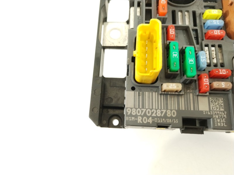 Recambio de caja reles / fusibles para peugeot partner tepee 1.6 bluehdi 100 referencia OEM IAM 9807028780  BSMR0401