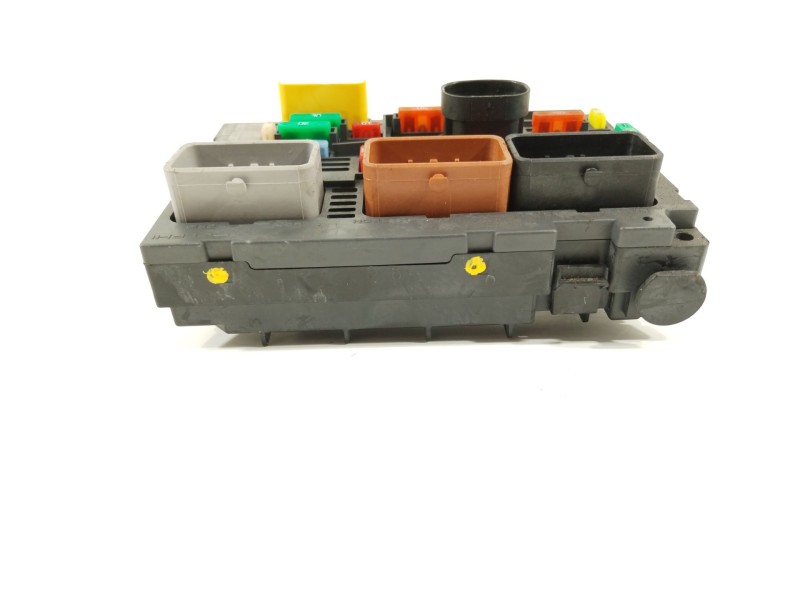 Recambio de caja reles / fusibles para peugeot partner tepee 1.6 bluehdi 100 referencia OEM IAM 9807028780  BSMR0401