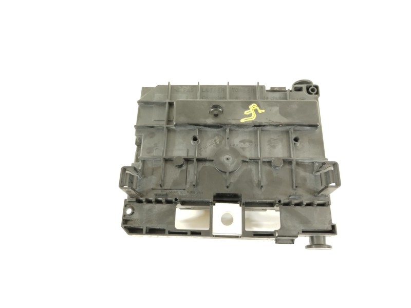 Recambio de caja reles / fusibles para peugeot partner tepee 1.6 bluehdi 100 referencia OEM IAM 9807028780  BSMR0401