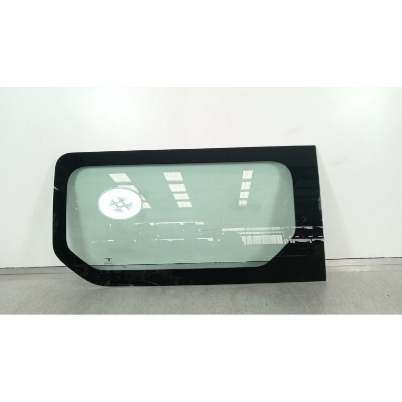 Recambio de luna trasera izquierda para opel vivaro b kasten/combi combi l1 2.7t referencia OEM IAM 93867837  